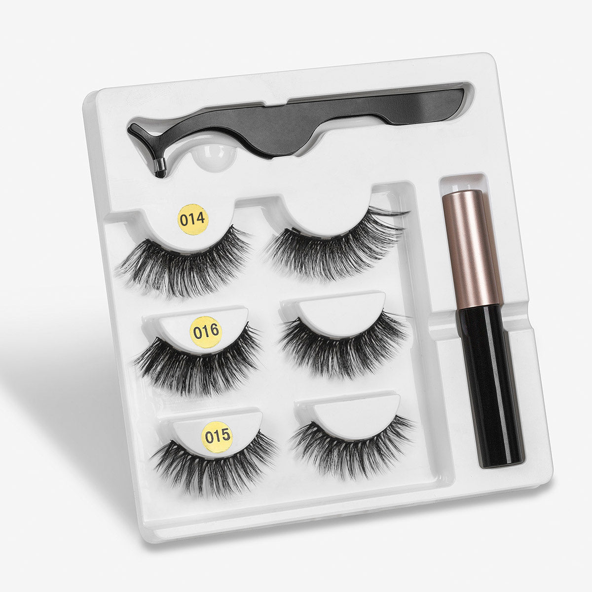 A Pair of Magnetic False Eyelashes with Magnets in Fashion
