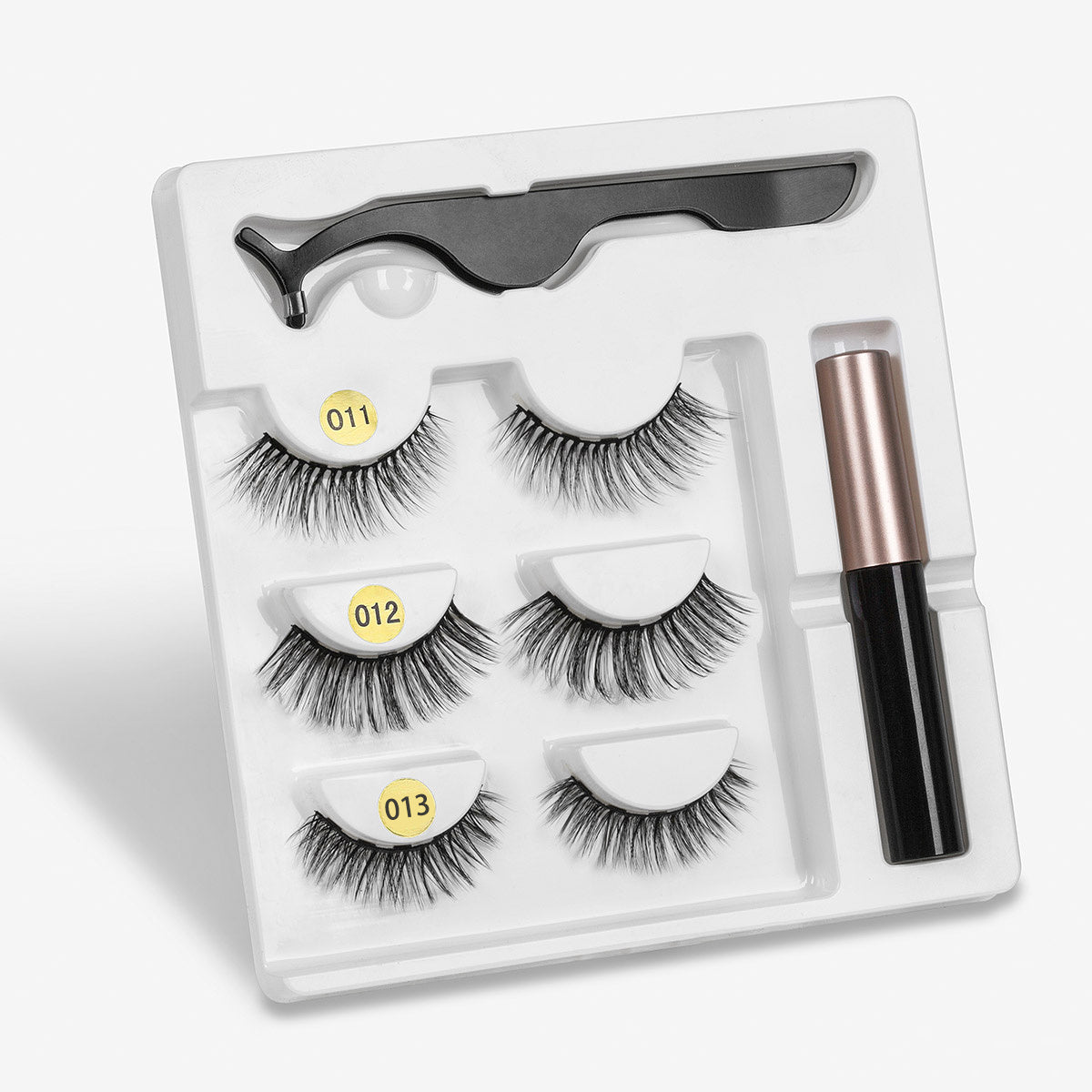 A Pair of Magnetic False Eyelashes with Magnets in Fashion
