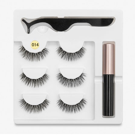 A Pair of Magnetic False Eyelashes with Magnets in Fashion