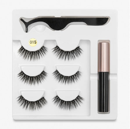 A Pair of Magnetic False Eyelashes with Magnets in Fashion
