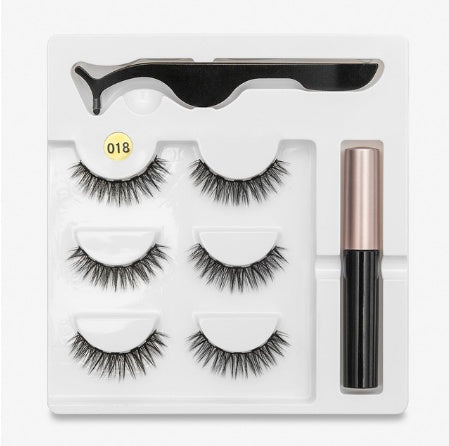 A Pair of Magnetic False Eyelashes with Magnets in Fashion
