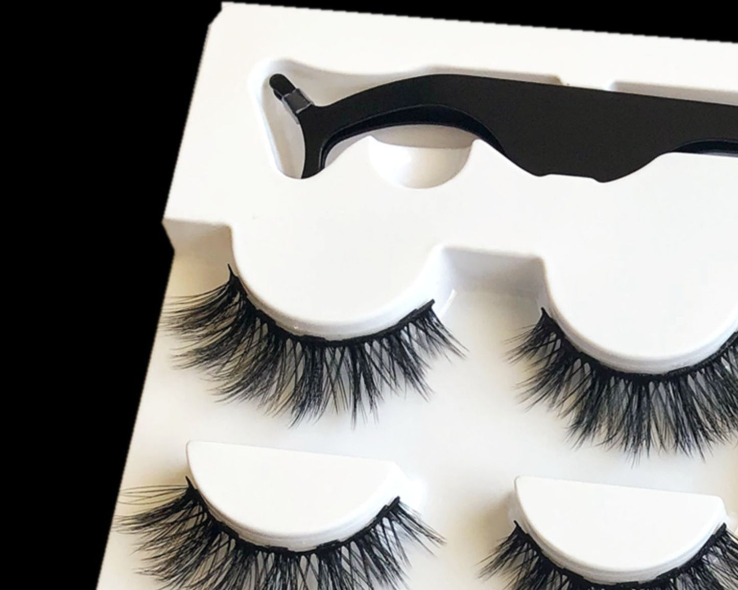 A Pair of Magnetic False Eyelashes with Magnets in Fashion
